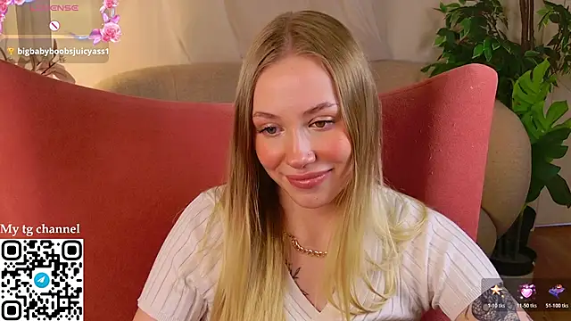 TizzEmiliy's cam snapshot