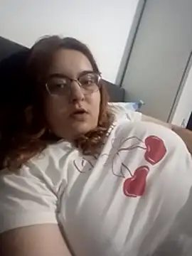 SpicyEmily_XX's cam snapshot