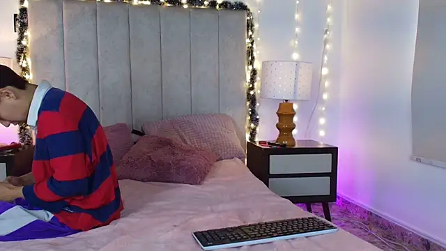 Brenda_Tina's cam snapshot