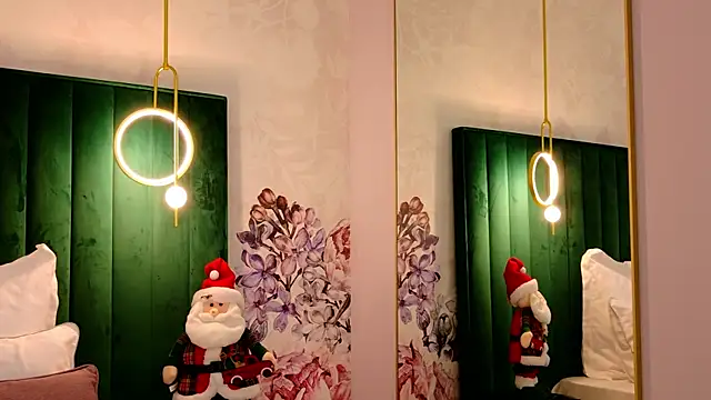 ClaireMathis's cam snapshot