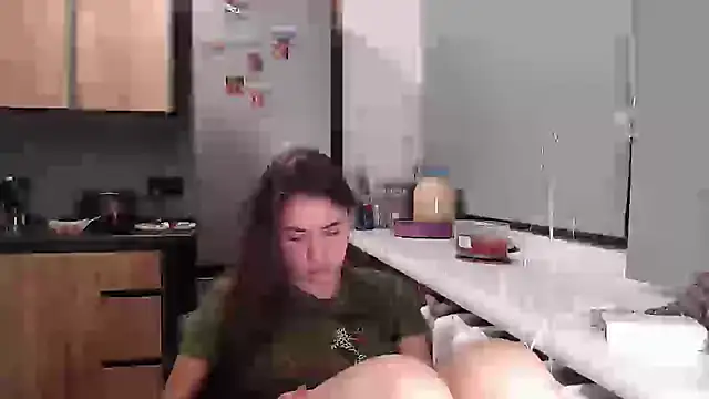 delightful_sofi's cam snapshot