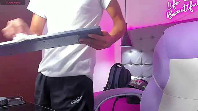 cherub_'s cam snapshot