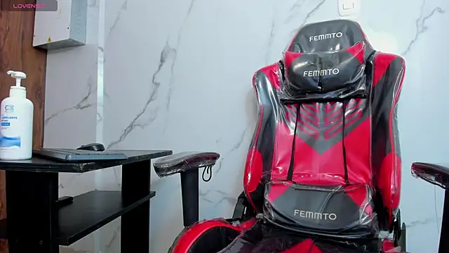 LittleMax23 live sex cam