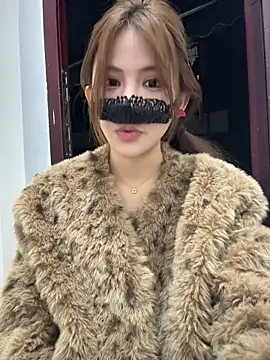 Selenaaaaa- live sex cam