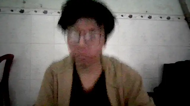 yours_c's cam snapshot