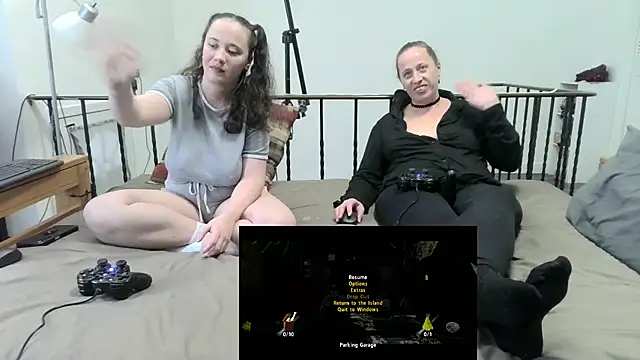 ShyAndHappyCdns's cam snapshot