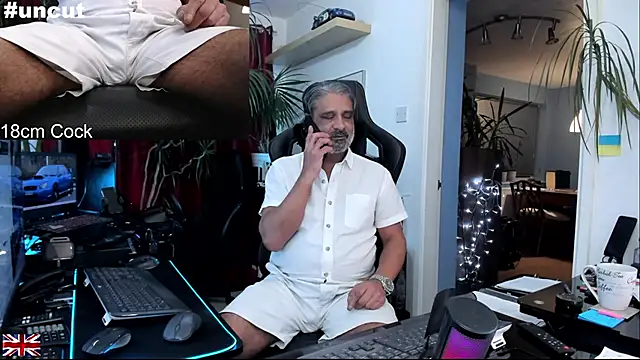 OnlineBossUK's cam snapshot