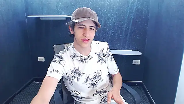 Kerverr_'s cam snapshot