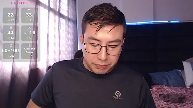 andrewmhilton_'s cam snapshot