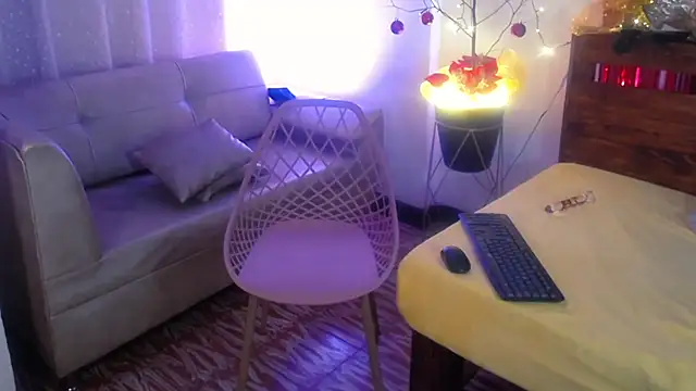 Yeseniaa25_'s cam snapshot