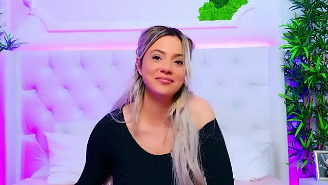 AriannaSins live sex cam