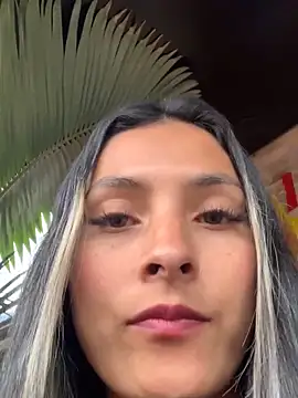 Cami_Leon2's cam snapshot