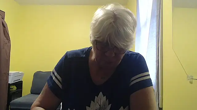 canadiancougar1965's cam snapshot