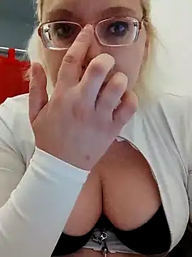 VikaKing's cam snapshot