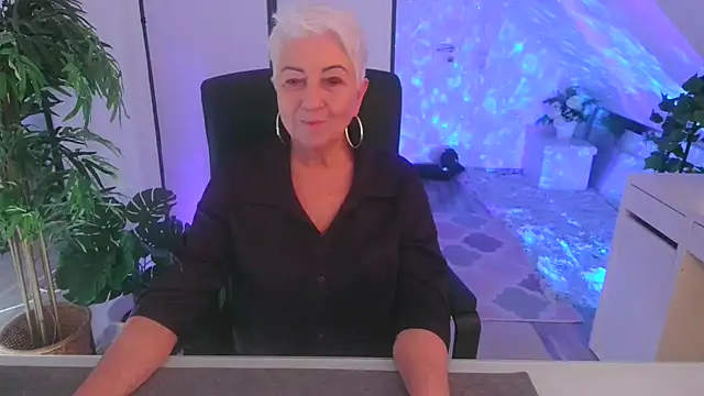 LovelyHelena's cam snapshot