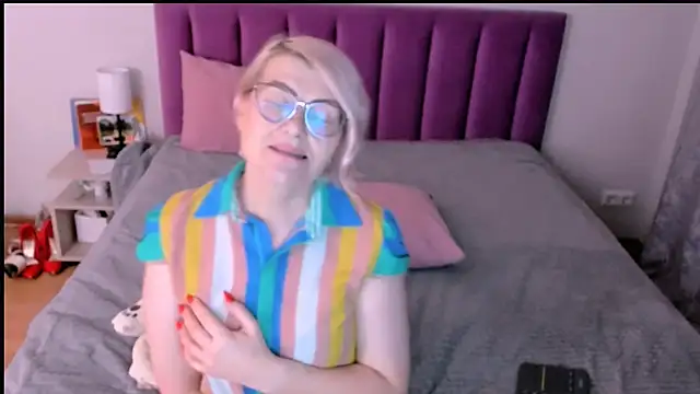 sabrinamacmarren's cam snapshot