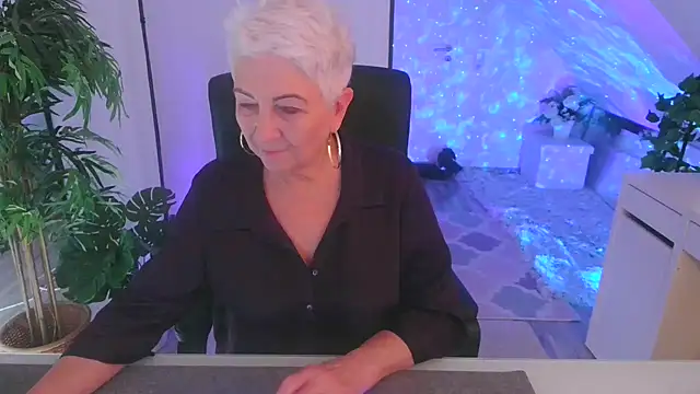 LovelyHelena's cam snapshot