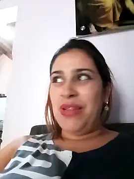 Latina_sexy1 live sex cam