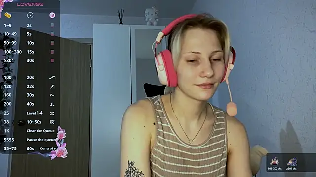 FoxySable live sex cam