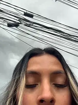 Cami_Leon2's cam snapshot