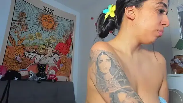 kiaraglam2's cam snapshot