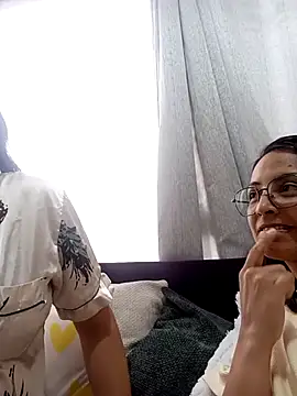 bri_ali's cam snapshot