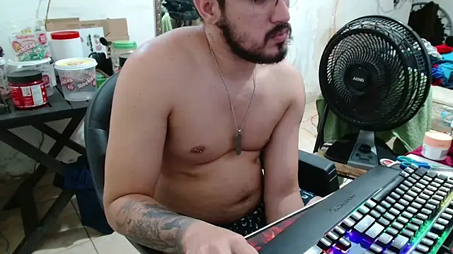 Leonino231 live sex cam