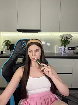 CurlyLara's cam snapshot