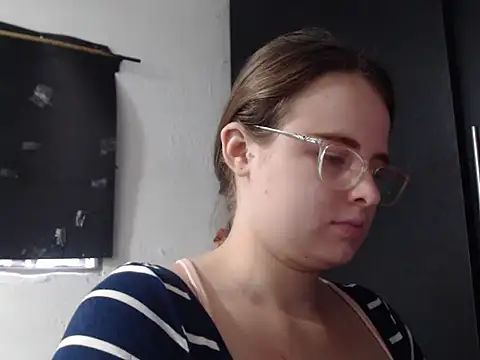 HellenMiyer1111 live sex cam