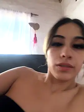 Babylovetierna1's cam snapshot