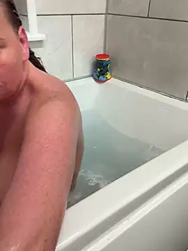 JustYourNormalCouple's cam snapshot