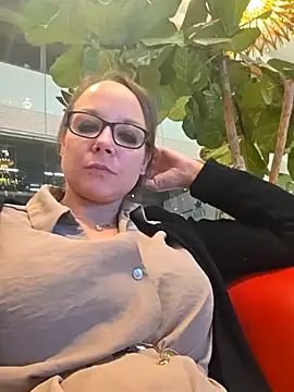 Fuxy-love69 live sex cam