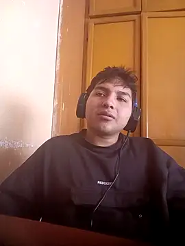 LoganFinds live sex cam