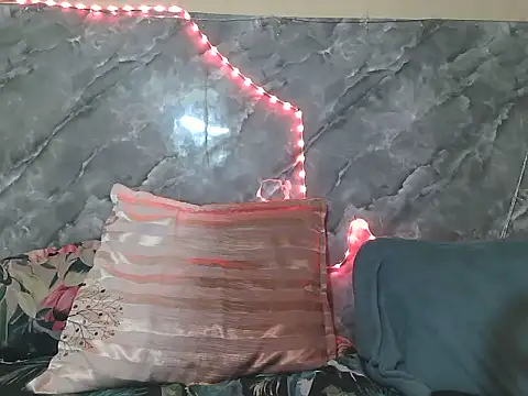 ZARIA-VIXEN's cam snapshot