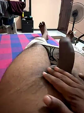 Creepyboy_77 live sex cam