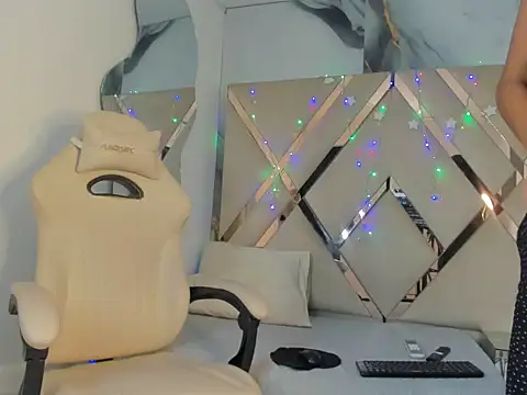 Ladymadinght's cam snapshot