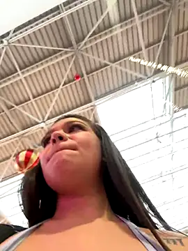 Alyshanon18's cam snapshot