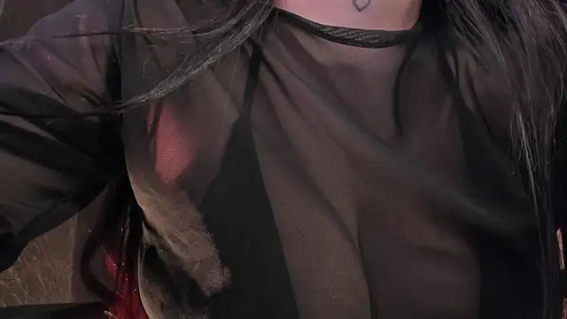 LunaBaker-1's cam snapshot