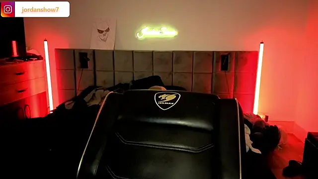 JordanShow live sex cam