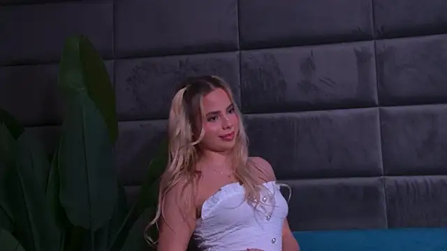 YssabelFox's cam snapshot