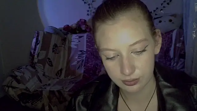 Lily_Ember's cam snapshot