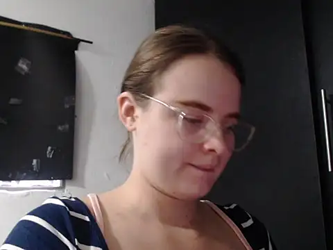 HellenMiyer1111's cam snapshot