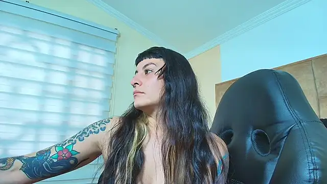 Naughty_Kittenm's cam snapshot