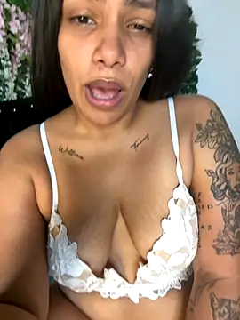 ArielleMillerr-'s cam snapshot