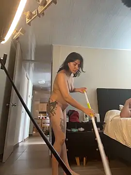 Poli_amor2025 live sex cam