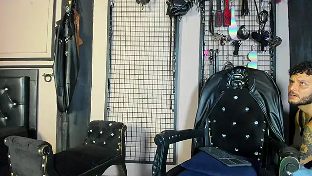 Twisted_Fantasy live sex cam