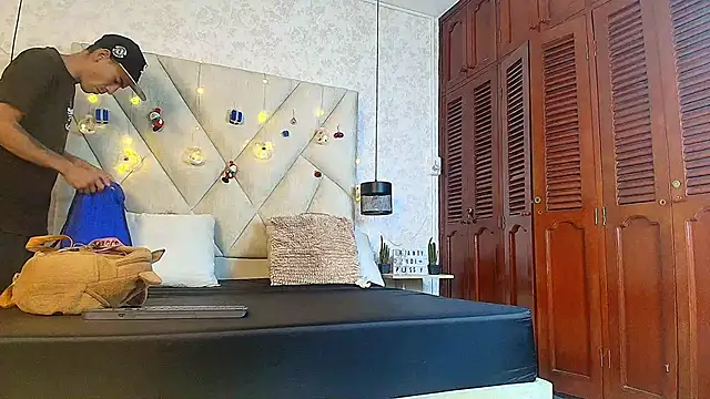 AmbarRaj's cam snapshot