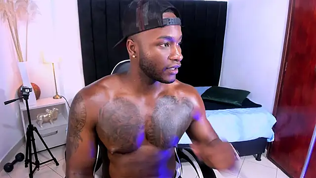 chrstian_lewis1's cam snapshot