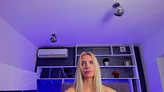 SabrinaSharm's cam snapshot