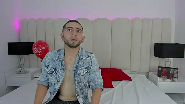 Lushian_Luna's cam snapshot